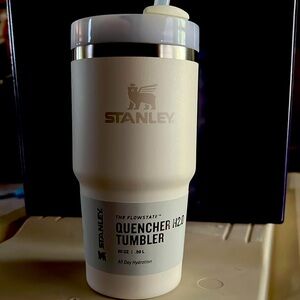STANLEY FLOWSTATE QUENCHER H2.0 TUMBLER 20 OZ. DOUBLE WALLED STAINLESS STEEL
